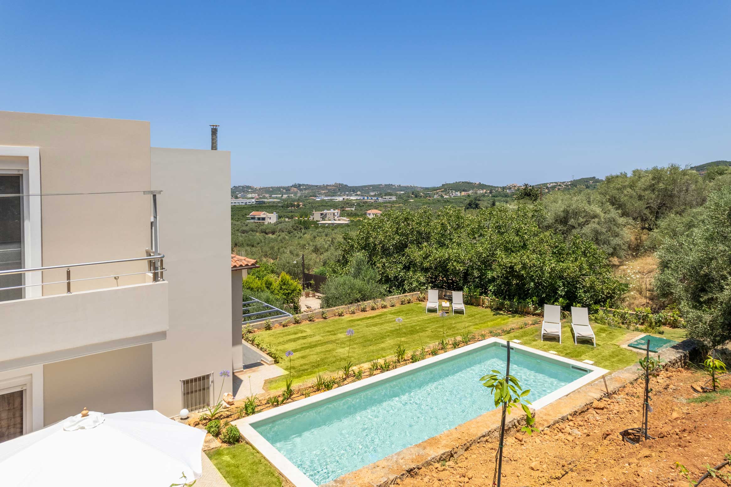 A unique villa with privacy and plenty of spaces