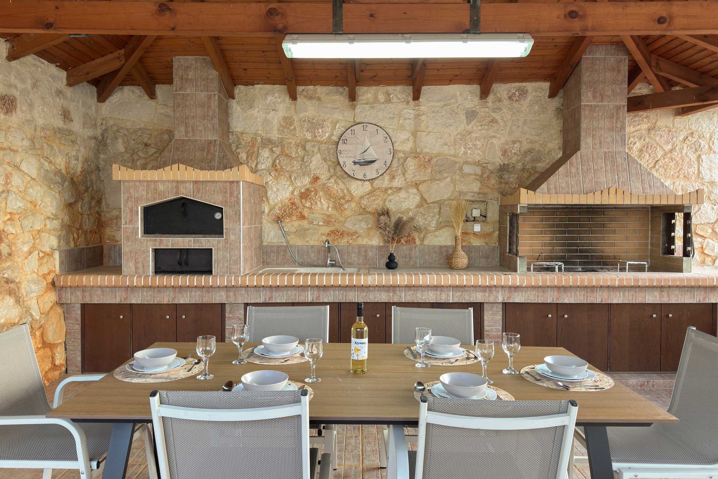 A unique villa with privacy and plenty of spaces